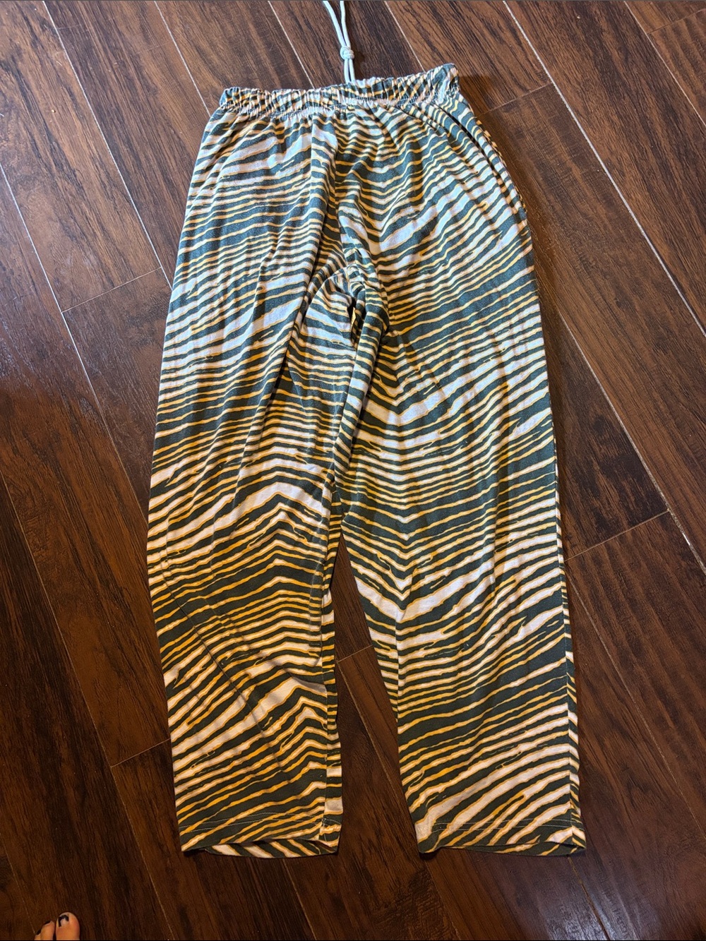 NFL Green Bay Packers Green and Gold Zebra Zubaz Striped Lounge Pants Team Patch - Picture 7 of 7